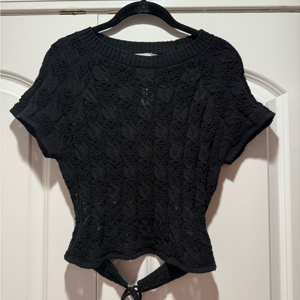 Astr Black Cuffed Sleeve Tie Front Crop Blouse